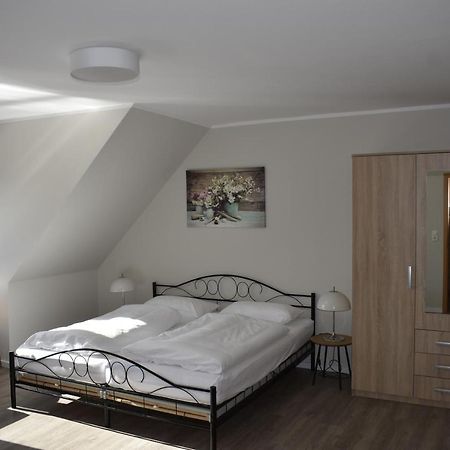 Pension Zur Schleuse Garni Am Elbe Luebeck - Kanal In Witzeeze Εξωτερικό φωτογραφία