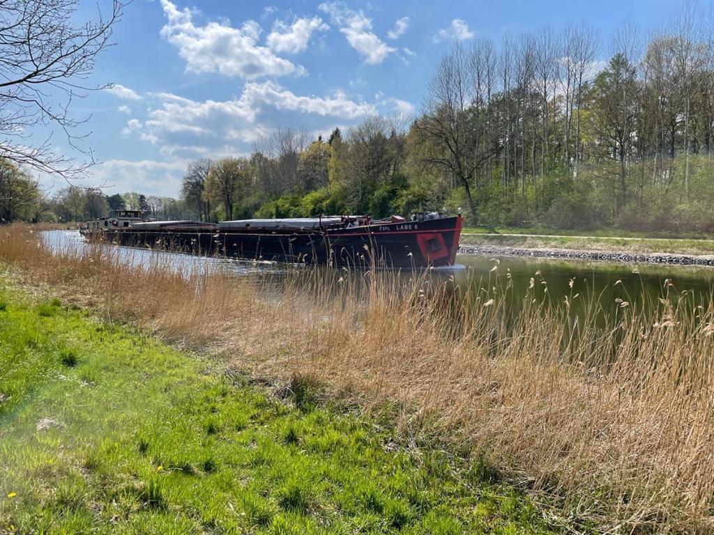Pension Zur Schleuse Garni Am Elbe Luebeck - Kanal In Witzeeze Εξωτερικό φωτογραφία