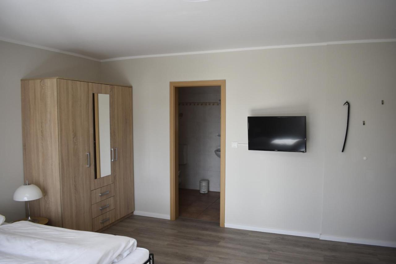 Pension Zur Schleuse Garni Am Elbe Luebeck - Kanal In Witzeeze Εξωτερικό φωτογραφία