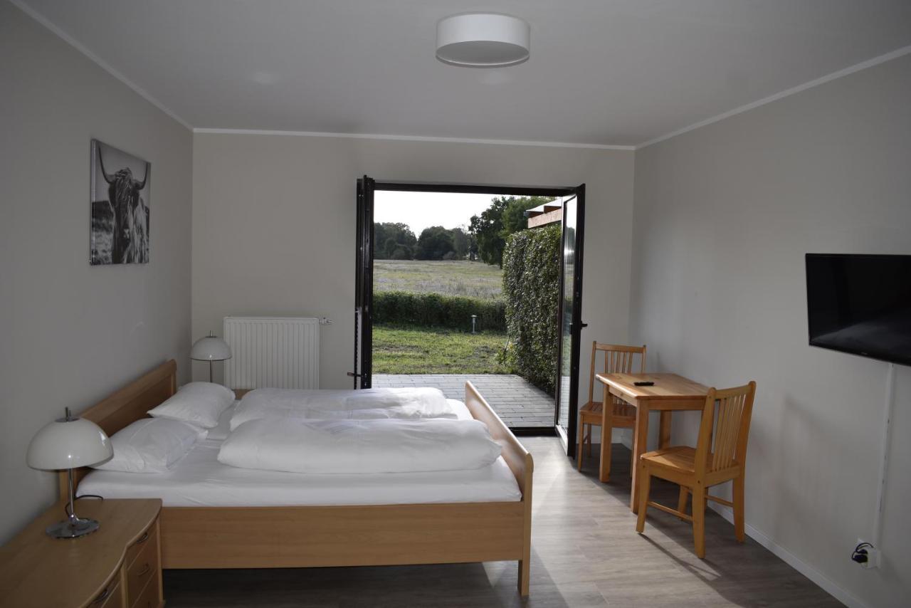 Pension Zur Schleuse Garni Am Elbe Luebeck - Kanal In Witzeeze Εξωτερικό φωτογραφία