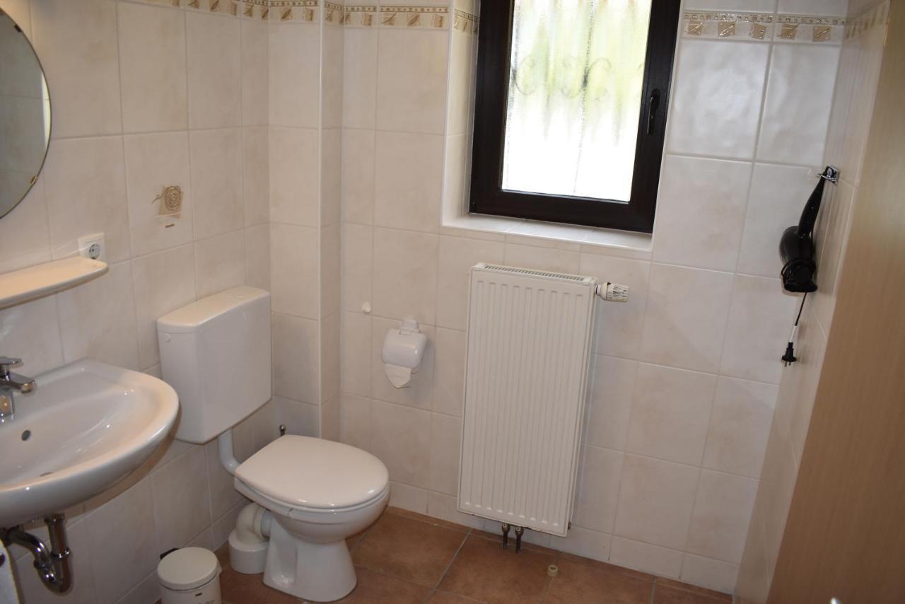 Pension Zur Schleuse Garni Am Elbe Luebeck - Kanal In Witzeeze Εξωτερικό φωτογραφία