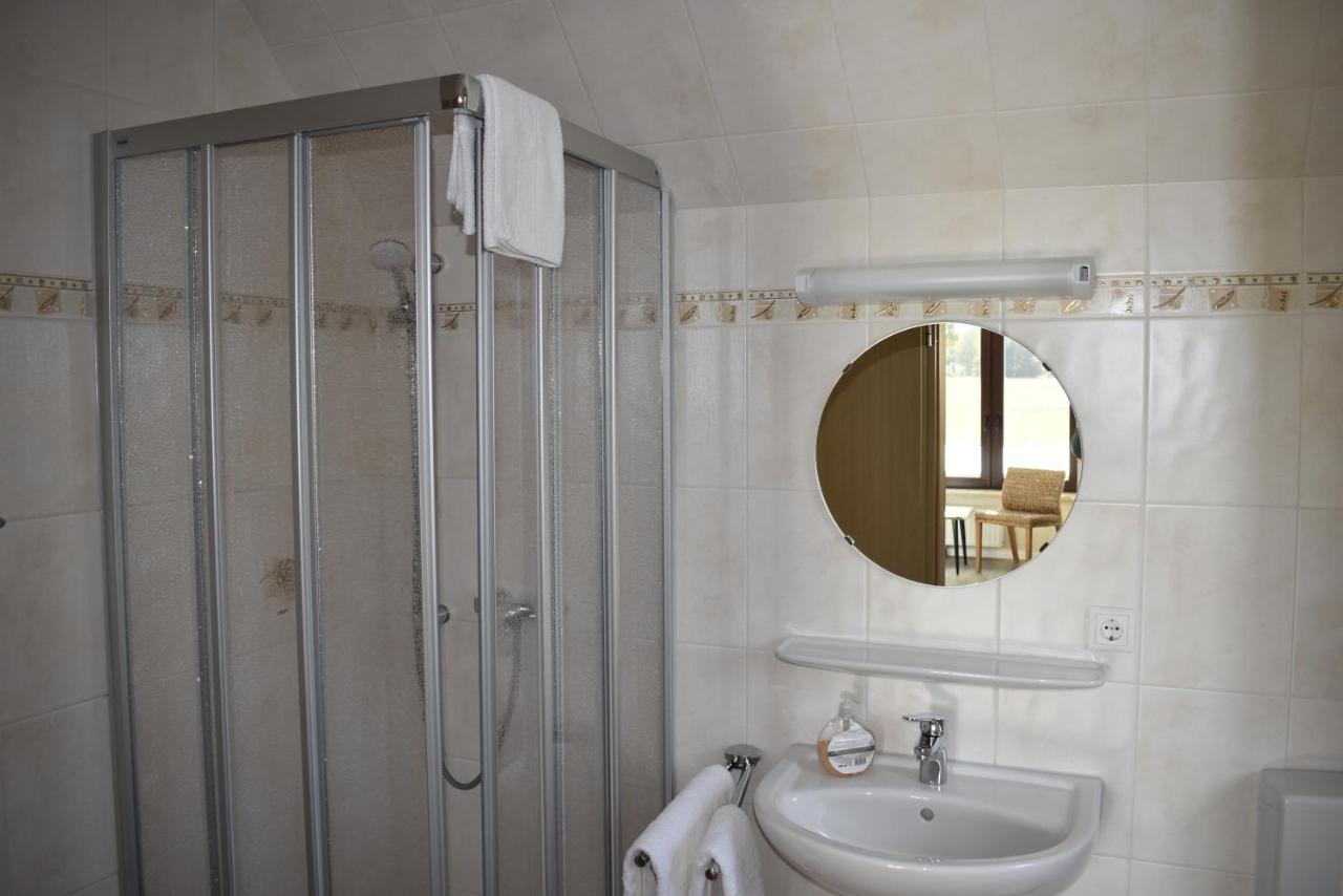 Pension Zur Schleuse Garni Am Elbe Luebeck - Kanal In Witzeeze Εξωτερικό φωτογραφία