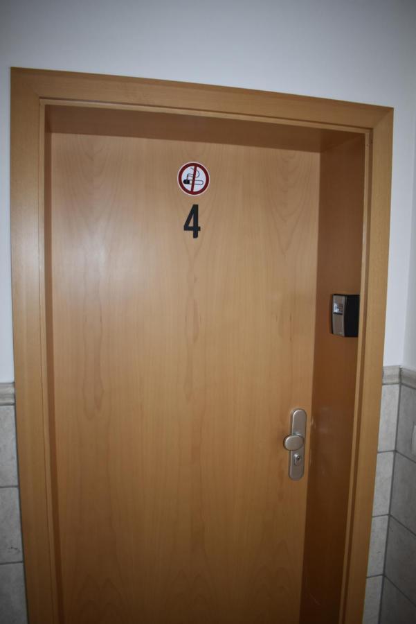 Pension Zur Schleuse Garni Am Elbe Luebeck - Kanal In Witzeeze Εξωτερικό φωτογραφία